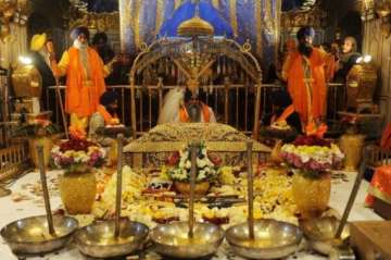 amritsar celebrates 410th praksh utsav at golden temple