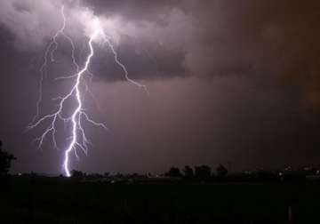 10 killed by lightning in bihar