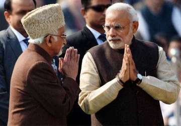 hamid ansari presented with book on pm narendra modi in chinese language