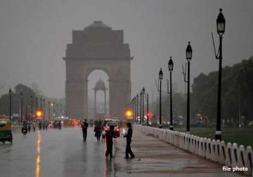 overcast conditions in delhi rain likely tomorrow