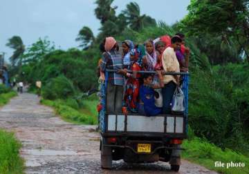 andhra evacuates 400 000 people as cyclone nears