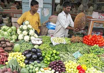 mumbai vegetable prices rise 25 50 as unseasonal rain hits crops