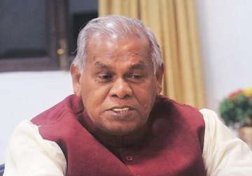 manjhi refuses to vacate cm s bungalow until nitish moves from his house