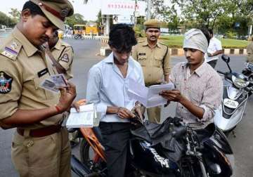 3 600 vehicles challaned in ghaziabad for traffic violations in 1 week