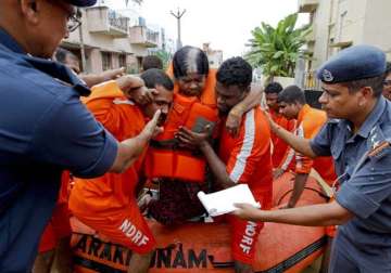 army navy rescue stranded people in chennai