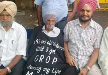 orop ex servicemen launch indefinite hunger strike at jantar mantar