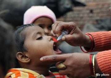 india offers pakistan full cooperation for polio eradication