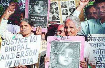 sc reopens bhopal gas leak case