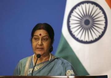 sushma swaraj asks akhilesh yadav for geeta s family photos to send for identification to pakistan