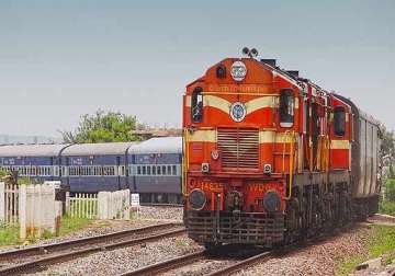 amravati express derails near kalyan no casualty