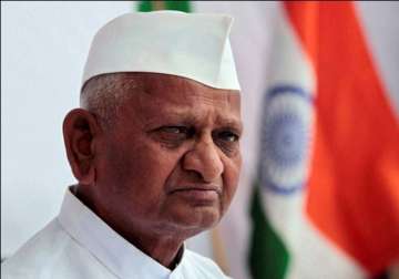 anna hazare gets threat letter asked to disassociate from arvind kejriwal