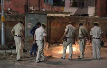 four held for shooting delhi police constable