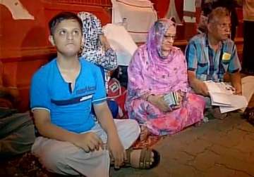 pakistani family refused accommodation in mumbai leaves dejected