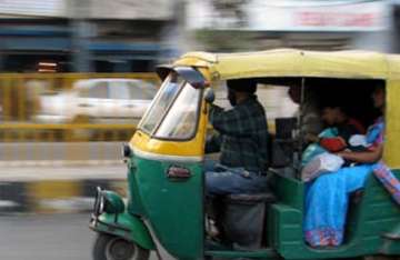 taxi fare raised by rs 2 in mumbai