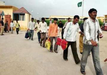 pakistan repatriates 173 indian prisoners