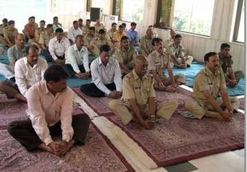 govt plans to make yoga mandatory for cops paramilitary