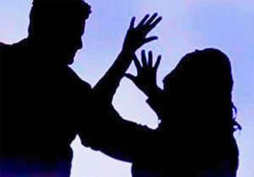 delhi woman accuses iaf clerk of raping her on pretext of marriage