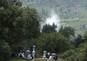 pakistan shells civilian areas of jammu and kashmir villager injured