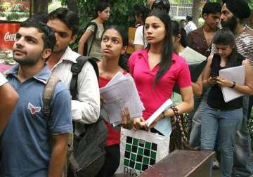 delhi university releases first cut off list 100 percent needed in 2 colleges