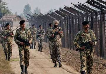 pakistan violates ceasefire along ib in samba