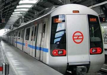 nepal quake tremors felt in delhi metro services briefly disrupted