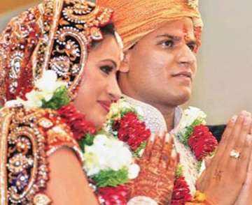 mla weds actress alongwith 3 611 other couples