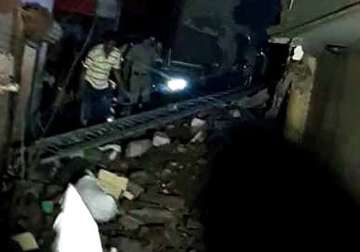 4 storey building in west delhi collapses 15 feared trapped