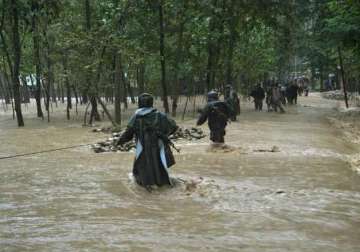 flood fears ease as jhelum water level recedes