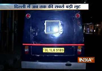 biggest heist in delhi ncr cash van driver flees with rs 22.5 cr