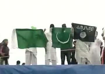 isis let pakistan flags waved in kashmir today