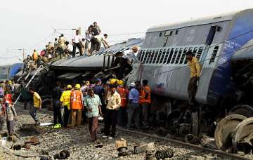 4 pcpa members held for gyaneshwari derailment