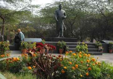 jnu to run ac bus on campus for differently abled students