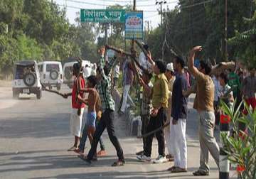 victims demand arrest in muzaffarnagar riots