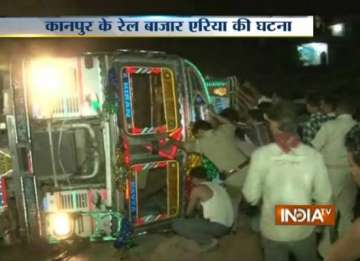 sand laden truck overturns in kanpur 10 dead