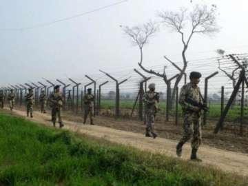 army foils infiltration bids on loc in jammu