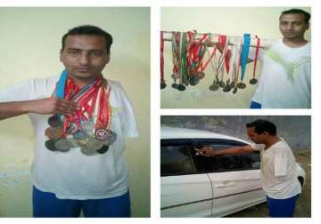 world champion para swimmer forced to wash cars to earn his living