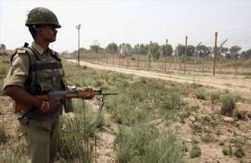 pakistani troops target indian border outpost