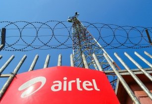 cyclone hudhud airtel sets up helpline for tracking people