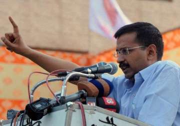 c voter survey report delhi stands with kejriwal supports full statehood