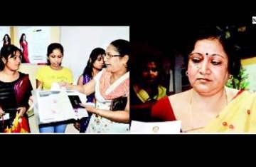 aspiring air hostesses gherao head of frankfinn institute in thane