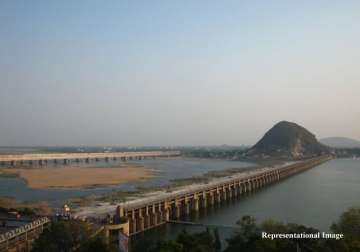 godavari krishna rivers formally interlinked 18 lakh acre land to get benefitted