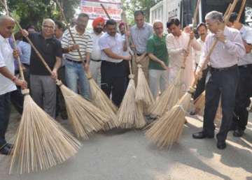 soon rs 1 800 crore awareness campaign under swachh bharat abhiyan