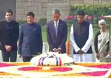 barack obama lays wreath at mahatma gandhi s memorial