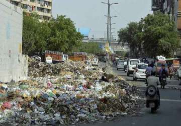 east delhi sanitation workers call off strike