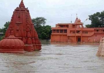 heavy rain leads to flash floods in madhya pradesh