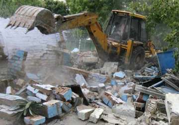 illegal construction 3 ndmc employees arrested by delhi acb