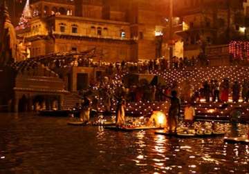hundreds clean ganga ghats in four states