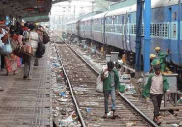 railways to impose rs 5 000 fine for littering on platforms and tracks