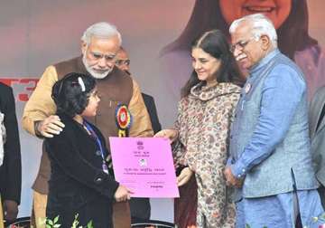 pm modi wants girl rising campaign to focus on female foeticide