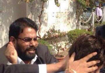 lawyer yashpal singh arrested for attacking journos students at court